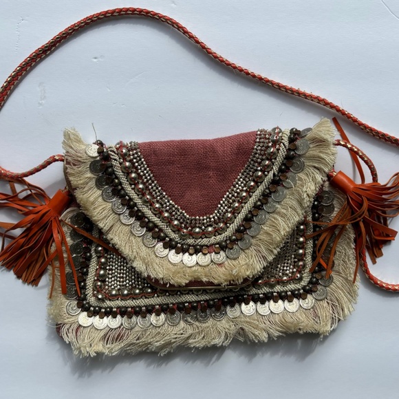 SHASHI Leela Beaded Tassel Crossbody - Picture 1 of 8